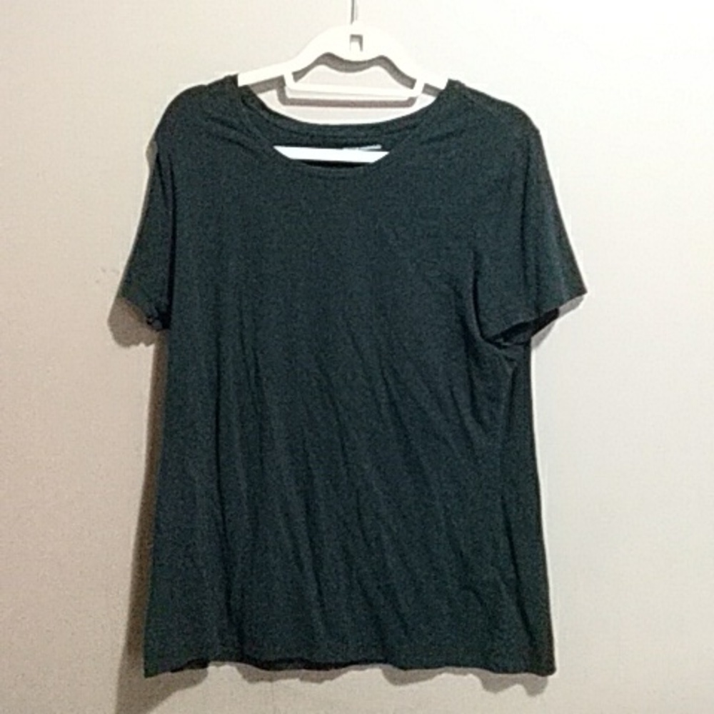 Amazon essentials tshirt size xl